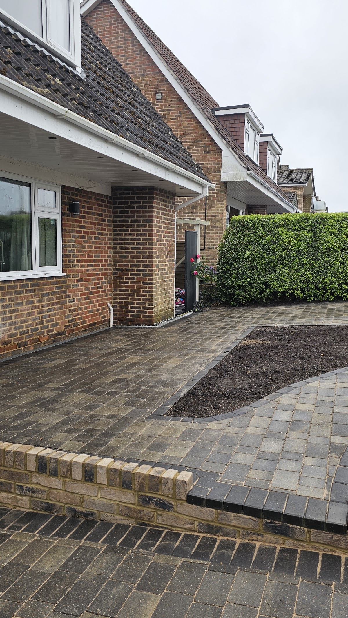 Block paving driveway laid by Greenwave with a charcoal border course